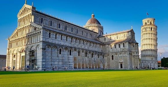 Small Group Golf Cart Tour in Pisa (1 hour round trip)