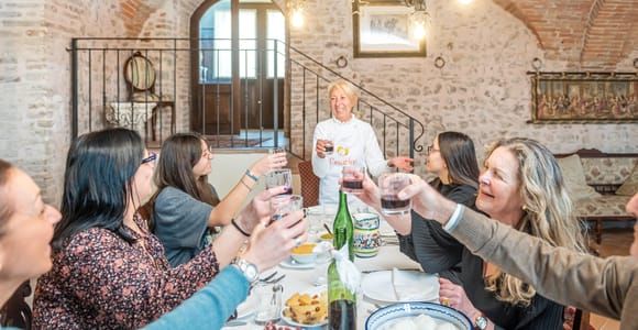 Assisi: Private 4-Course Meal at a Local's Home with Demo