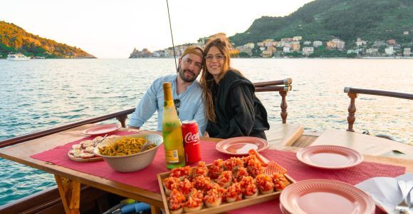 Portovenere: Crociera al tramonto con aperitivo e cena