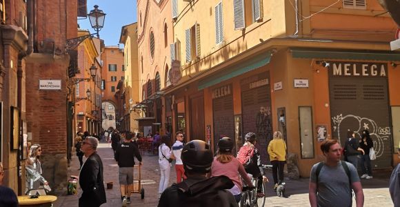 Bologna: Private Tour zu Fuß mit einem Guide