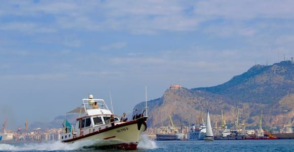 Palermo: Vintage-Yacht-Tour durch den Golf mit Aperitif