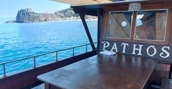 Pathos Scilla: tour in barca lungo tutta la Costa Viola