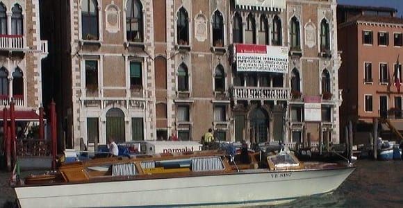 Venezia: transfer privato in motoscafo tra porto e centro