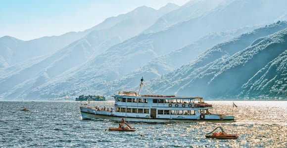 Da Milano: Tour di un giorno sul Lago di Como in piccoli gruppi con tour in barca