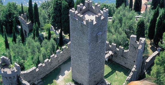 Varenna: Castello di Vezio Entry Ticket