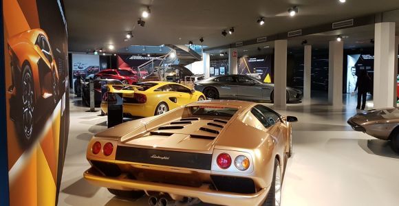 Z Bolonii: prywatna wycieczka do muzeów Lamborghini i Ferrari