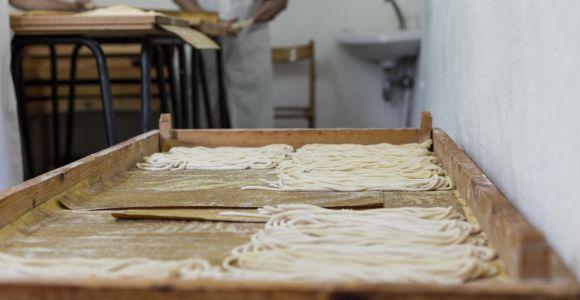 Lucca: Clase de elaboración de pasta fresca en casa de un lugareño