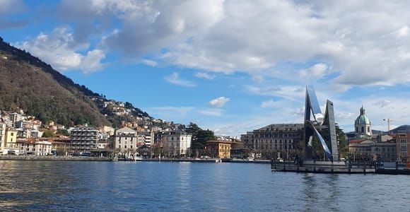 Lago di Como: 2 ore di noleggio barche senza patente