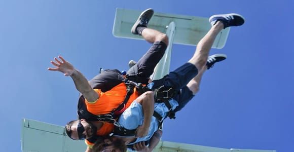 Reggio Emilia: Tandem Skydiving Experience